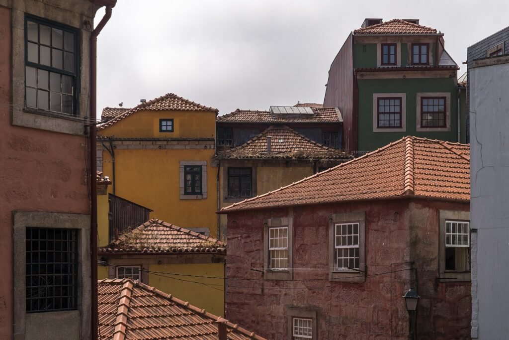 Ask for a recibo on a Porto lease