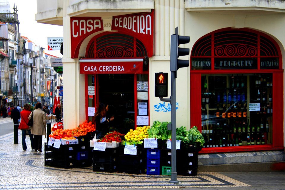 Christmas shop-window contest is back for 2026
